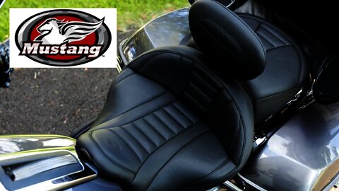 Long distance motorcycle riding seat - Mustang Super Touring Deluxe