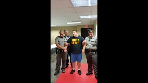 Former deputy sheriff gets tased￼