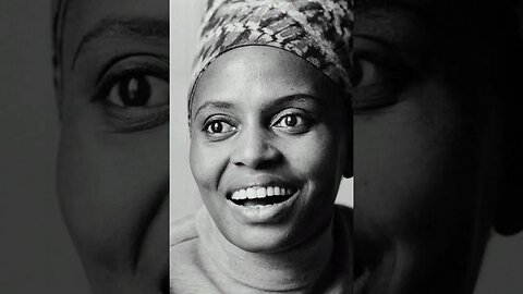 Pata Pata - Miriam Makeba, la lutte Panafricaine continue sortant de scène, elle perd connaissance X