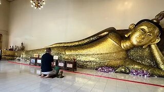 Look inside Thailand Buddhist Temples มองเข้าไปในวัดพุทธในประเทศไทย