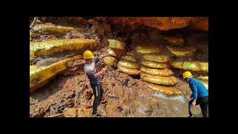 I found the treasure cave in the cliff while I was digging for crystals.