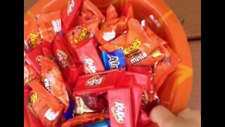 One of my first vines: "TRICK OR TREAT?"