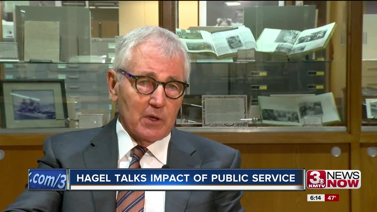 Hagel Talks Impact of Public Service