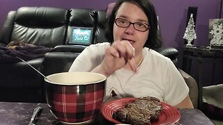 creamy pasta and steak mmmm 🥩🥩🍝🍝🍷 asmr mukbang