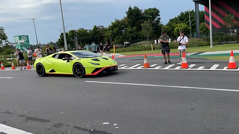 Lamborghini Huracan and R35 GTR