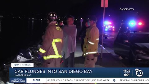 Car plunges into San Diego Bay off Harbor Island