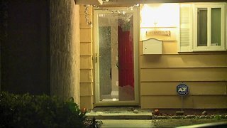 Homeowner shoots man pounding on his door