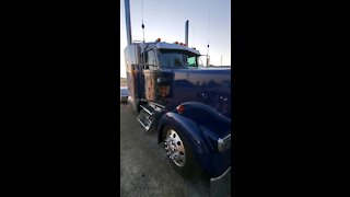 Kenworth W900