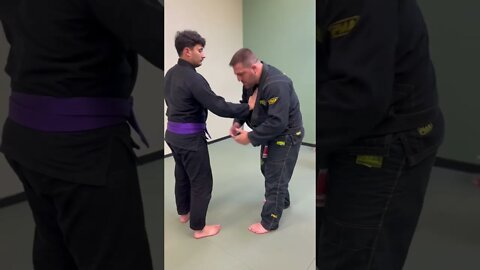 Another variation BJJ self-defense when the aggressor put your hand on your chest #bjj #jiujitsu