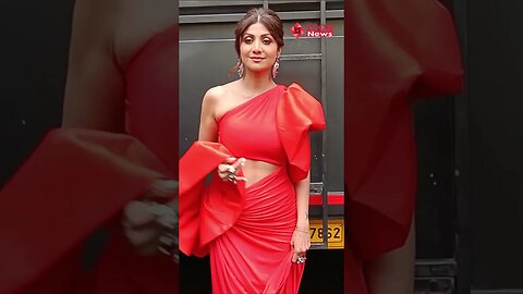 Yoga se hi hoga!!🔥Did you see her abs, stunning & gorgeous Shilpa Shetty in a hot Red Dress today 💕✨
