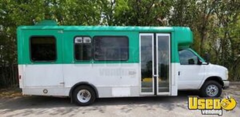 Ready to Go - 2008 Ford 450 Econoline Mobile Hair Salon Bus for Sale in Texas