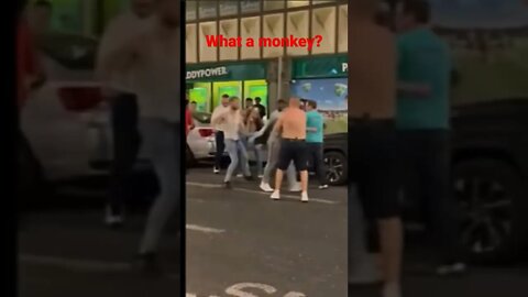 Reports say Ukrainian refugee gets into fight with London locals for some slurs (18÷)