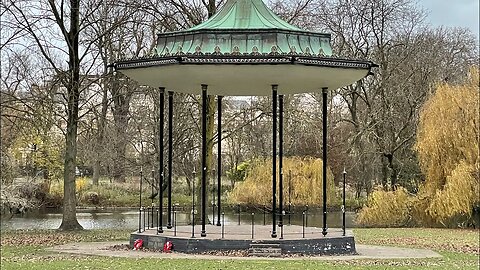 BANDSTAND(79) REGENTS PARK = 213(Donald John Trump Jr/ Kid By The Side Of The Road) 🎄🎺🛸