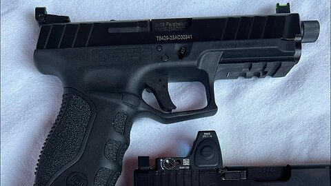Stoeger STR-9 Combat: A budget friendly, feature packed Glock rival.