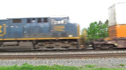 CSX Intermodal Double-Stack Train From Berea, Ohio