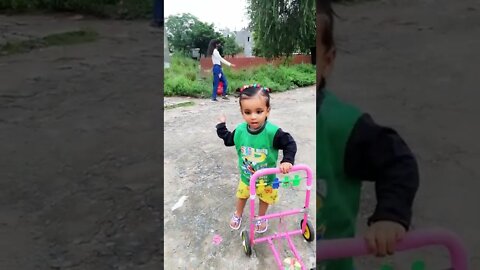 Cycle kaise chalayen | tricycle for cute baby | yotube video | trending |