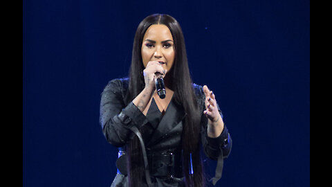 Demi Lovato apologises to frozen yoghurt brand