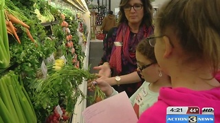 Papillion-La Vista middle school students get a culinary lesson from Hy-Vee