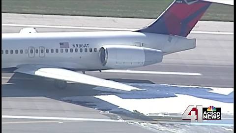 Delta flight lands at KCI after engine problem