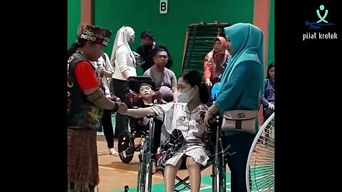 Pengobatan Ibu Ida Dayak | antar ade' berobat, alhamdulillah ada perubahan @pomal ciluar Bogor