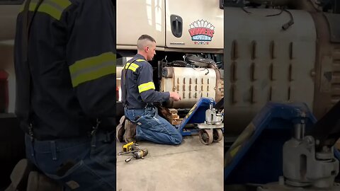 Install one box on Freightliner Cascadia #shorts #onebox #semitruck