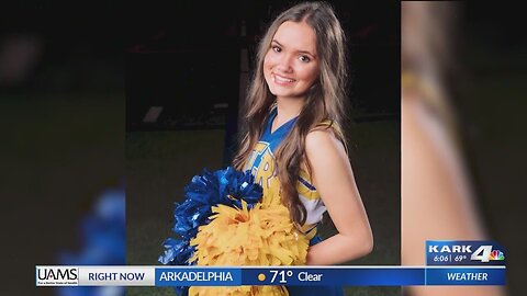 Healthy high school cheerleader Victoria Moody (18) dies suddenly, unexpectedly of pulmonary embolism