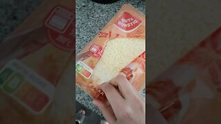 Making a #delicious 3.99€ #conveniencestore #lasagna | #Italian #Food | #Mukbang | #Vlog | #SHORTS