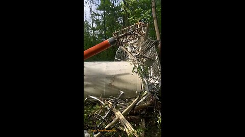 🗼📡 GIGANTIC TOP OF SKY-HIGH KHARKOV TV TOWER found crashed in the trees and forest below