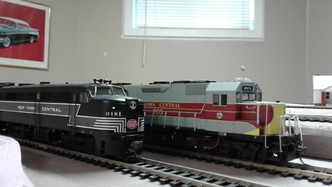 Running Trains on a rainy day. HO Scale model railroading