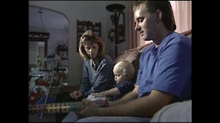 Toddler born with one kidney receives kidney transplant (10/06/98)