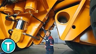 The World's Largest Dump Truck - Belaz 75710