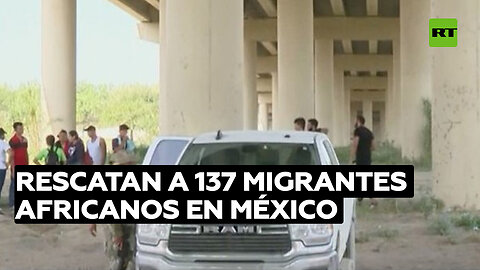 Rescatan a 137 migrantes africanos que estaban abandonados en un autobús en México