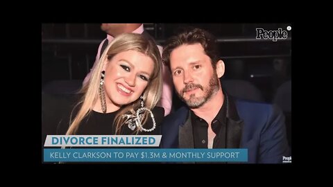 Kelly Clarkson gets divorce-raped