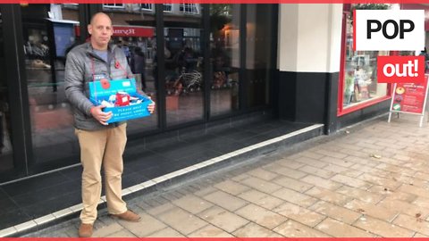 Wetherspoons manager forces poppy seller who was seeking shelter to stand out in the pouring rain