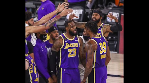 Lebron James"THE KING"Iconic Celebration after 3points Dagger