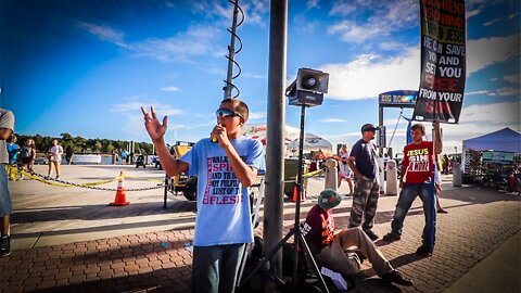 Nolan Preaching At The Seafood Fest