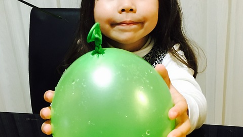 Balloon trick by 4 years old girl Isabella