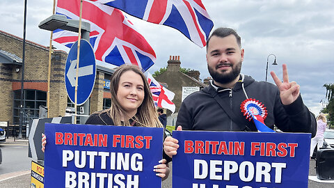 Mind-blowing level of support for Britain First on busy roundabout in London!
