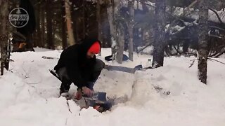 Camp in a hammock in winter 18