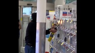 Thief Comes Prepared To Rob A NYC Walgreens