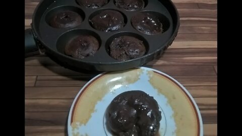 Mini Lava Cake - with NO OVEN, very simple to make at home!