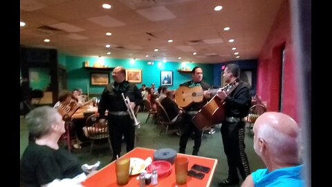 Family Fun with Mariachi Band at Kiko's Mexican Restaurant in Corpus Christi (Song 2, “Wasted Days & Wasted Nights” - cover)