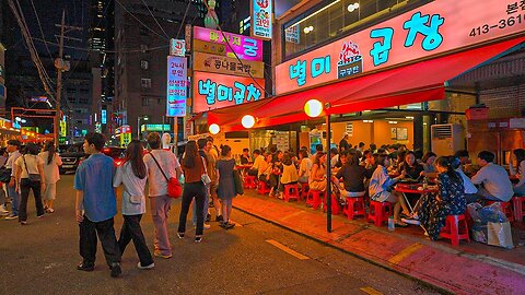 Friday Night Walk on Lotte World Tower and Food Streets | Seoul Travel Guide 4K HDR