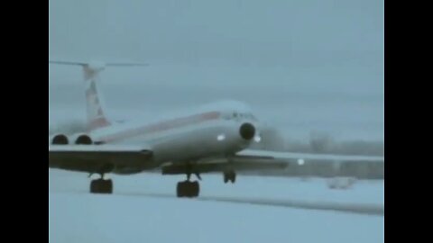 Documentário da época sobre o voo do Ilyushin Il-62 da ČSA České Aerolinie de Praga a Montreal
