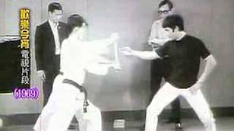 Cross kick Studio Films Bruce Lee Demo One inch punch