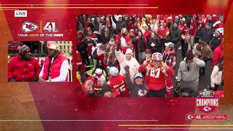 Former Chiefs star Neil Smith joins Kevin Holmes during Chiefs Kingdom Champions Parade pregame