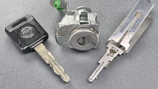 [1310] Nissan Maxima Door Lock Picked