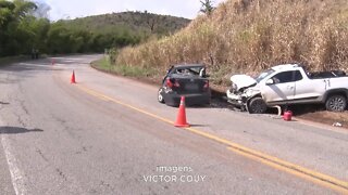 Ataléia: carro de passeio e pick-up batem na BR-418, pista molhada pode ter contribuído