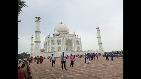 At Taj Mahal in Agra 🤟🔥