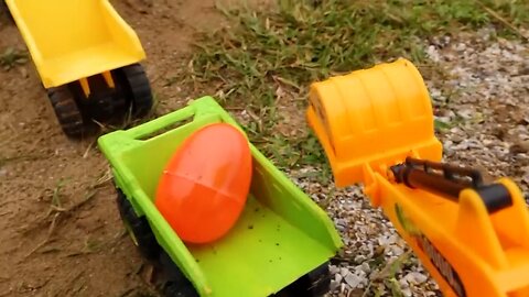 WOW Excavator Found The Egg || Car Toys